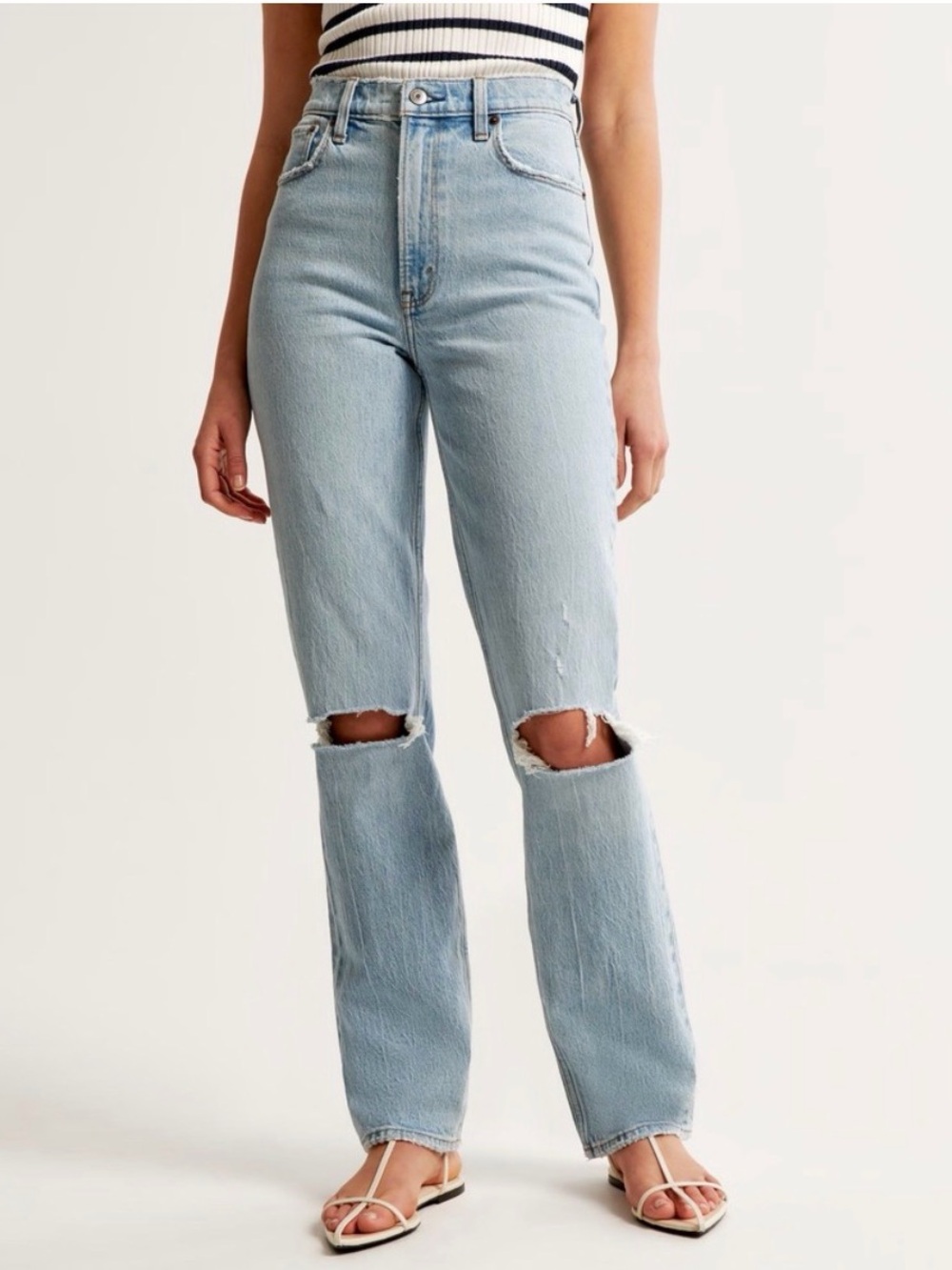 Abercrombie Ultra High-Rise Distressed Knee Straight Jeans - Light Blue
